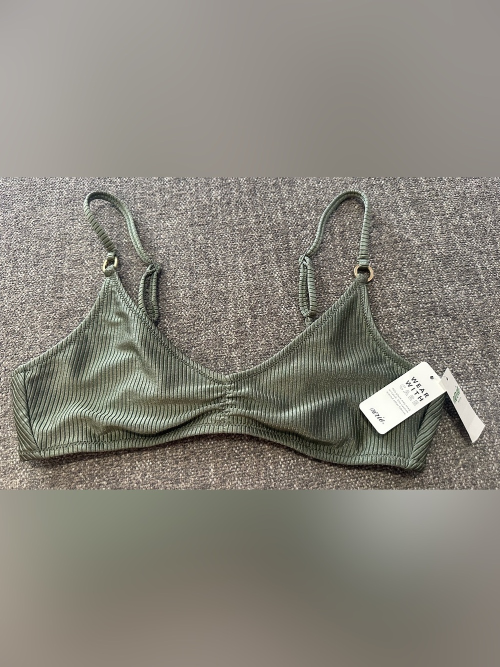Aerie Bikini Top Juniors Medium New With Tags 
Ribbed Green Scoop